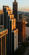 城市里的高层建筑，标志性大厦手机壁纸