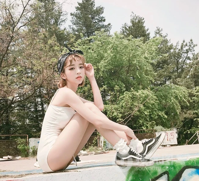 超甜美精选韩国苗条女生姜泰丽自拍，生活照写真图片