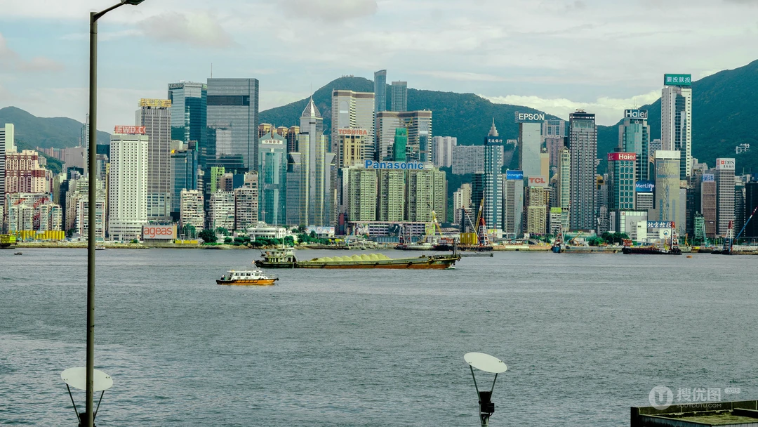 繁华的沿海城市建筑风景电脑壁纸