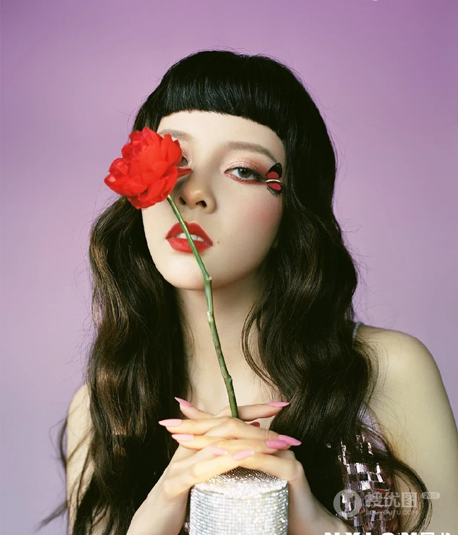 化茧成蝶，宋妍霏个性蝴蝶装造型柔美杂志写真图片