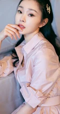 甜美的&ldquo;范若若&rdquo;，庆余年见面会宋轶超美连衣裙写真照片