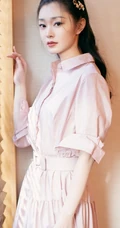 甜美的&ldquo;范若若&rdquo;，庆余年见面会宋轶超美连衣裙写真照片