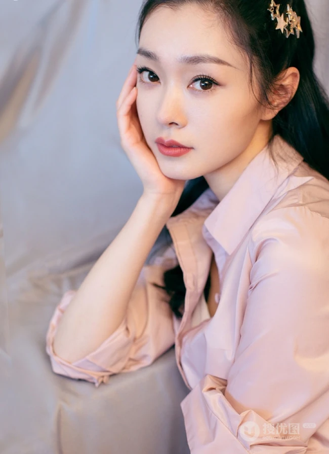 甜美的&ldquo;范若若&rdquo;，庆余年见面会宋轶超美连衣裙写真照片