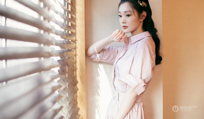 甜美的&ldquo;范若若&rdquo;，庆余年见面会宋轶超美连衣裙写真照片
