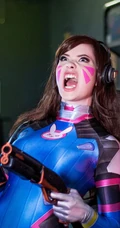 欧美美女cosplay大赏，包括圣诞老人加勒比海盗等