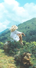 清纯美女高清雪山旅游摄影唯美手机壁纸
