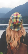 清纯美女高清雪山旅游摄影唯美手机壁纸