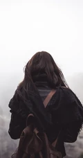 清纯美女高清雪山旅游摄影唯美手机壁纸