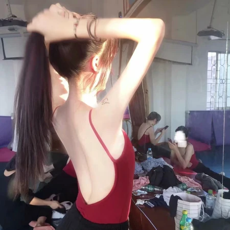超有气质的清新女生头像图片无水印下载