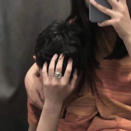 亲吻的情侣一左一右专用情侣头像图片下载