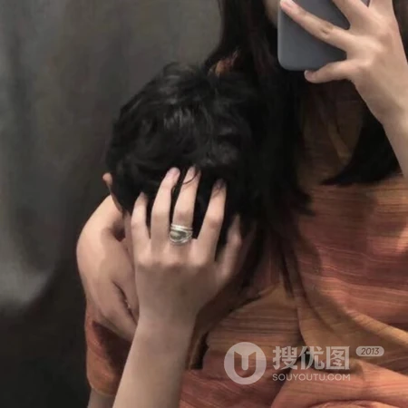 亲吻的情侣一左一右专用情侣头像图片下载