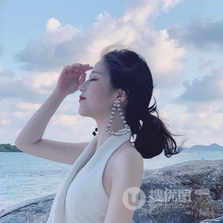 日本穿和服的女生，抱着宠物猫的女生轻熟等头像图片下载