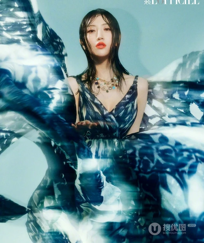 景甜湿发造型个性气质杂志写真图片
