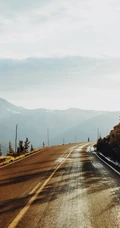 雾蒙蒙的大山森林，高海拔的唯美雪山手机壁纸