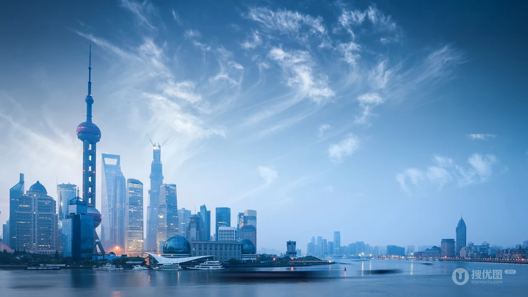欧美城市古堡建筑，平坦的繁华城市景色壁纸图片