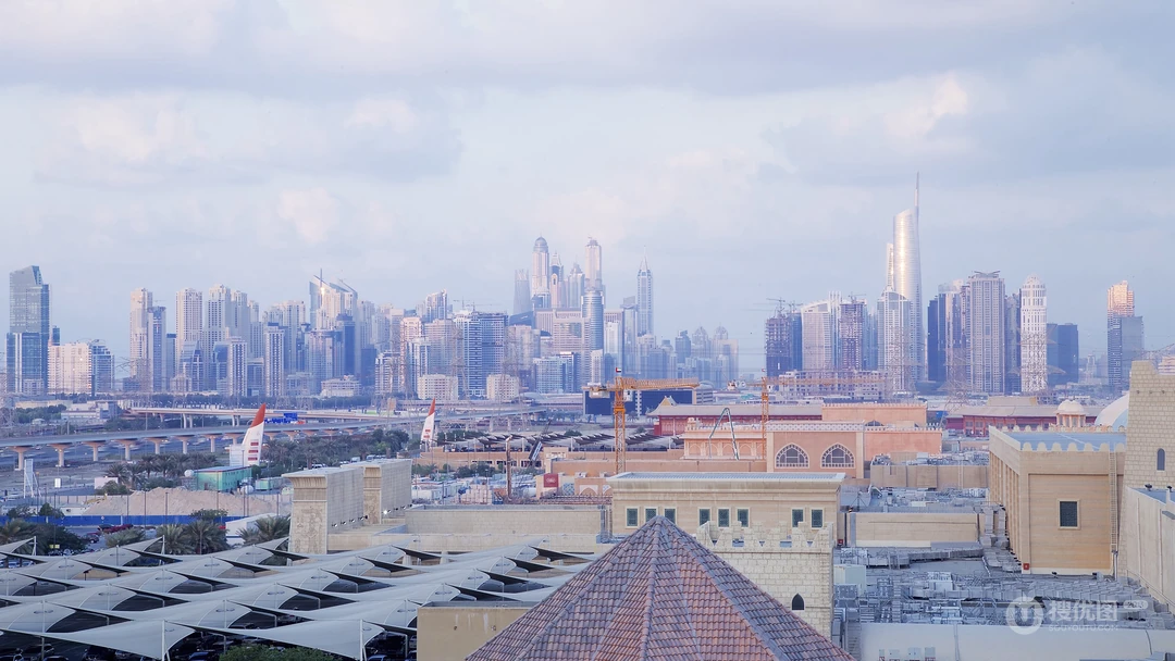 欧美城市古堡建筑，平坦的繁华城市景色壁纸图片