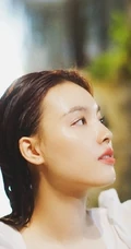 气质女星蕙心玥泳池清透写真图片，如出水芙蓉美丽动人