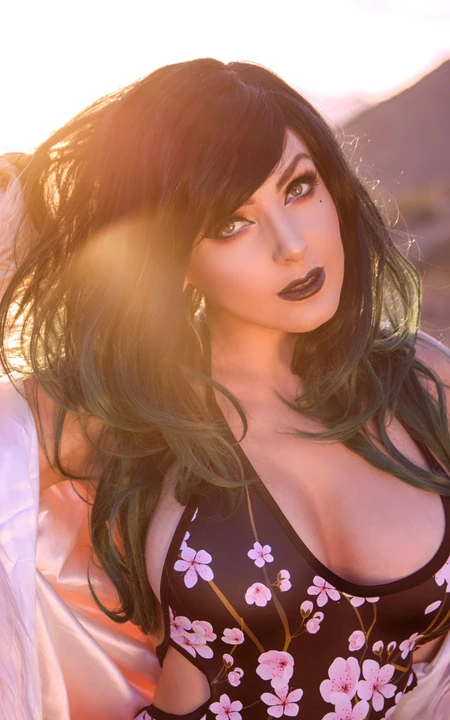 冷艳欧美美女创意cosplay4K手机背景图片下载