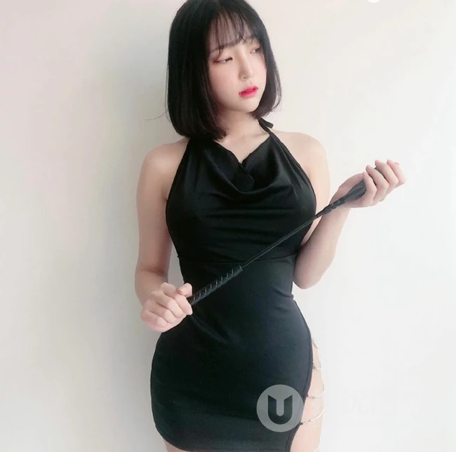 韩国精选空灵系短发女生姜仁卿气质室内精选写真图片集