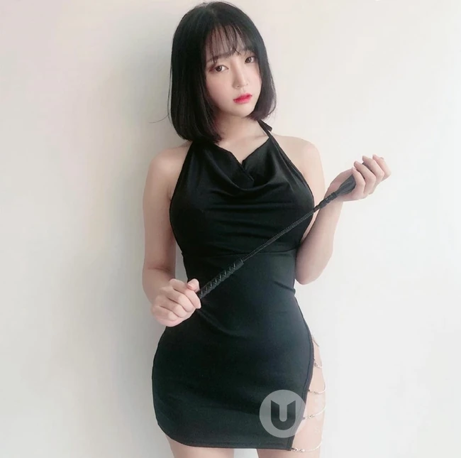 韩国精选空灵系短发女生姜仁卿气质室内精选写真图片集