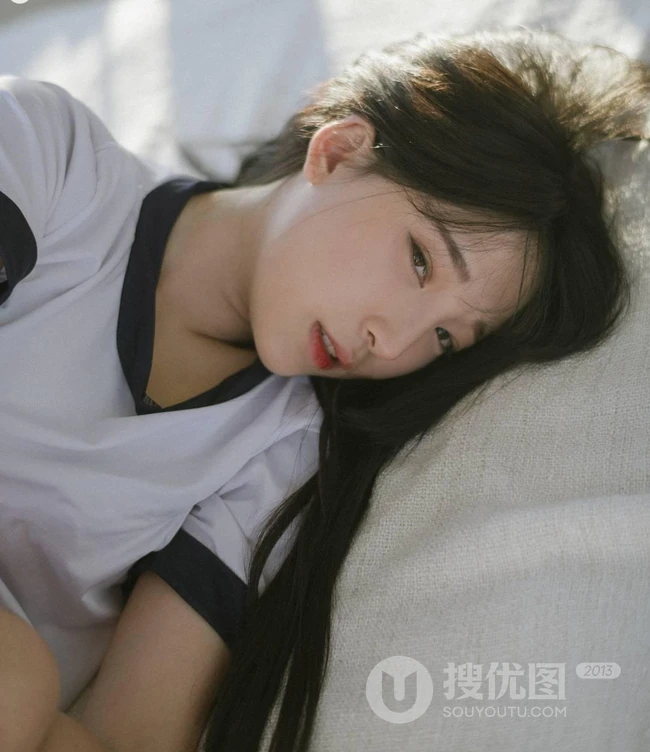 韩国精选空灵系短发女生姜仁卿气质室内精选写真图片集