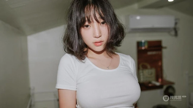 韩国精选空灵系短发女生姜仁卿气质室内精选写真图片集