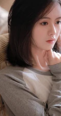 小脸女生，大眼睛，超清新动人鹅蛋脸少女室内写真图片