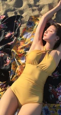 韩国气质女生轻熟店主Kim Pro气质柔美自拍，写真生活照图集