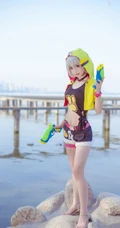 纤细有型纤细线条，可爱苗条美可爱女生户外河边cos写真图片