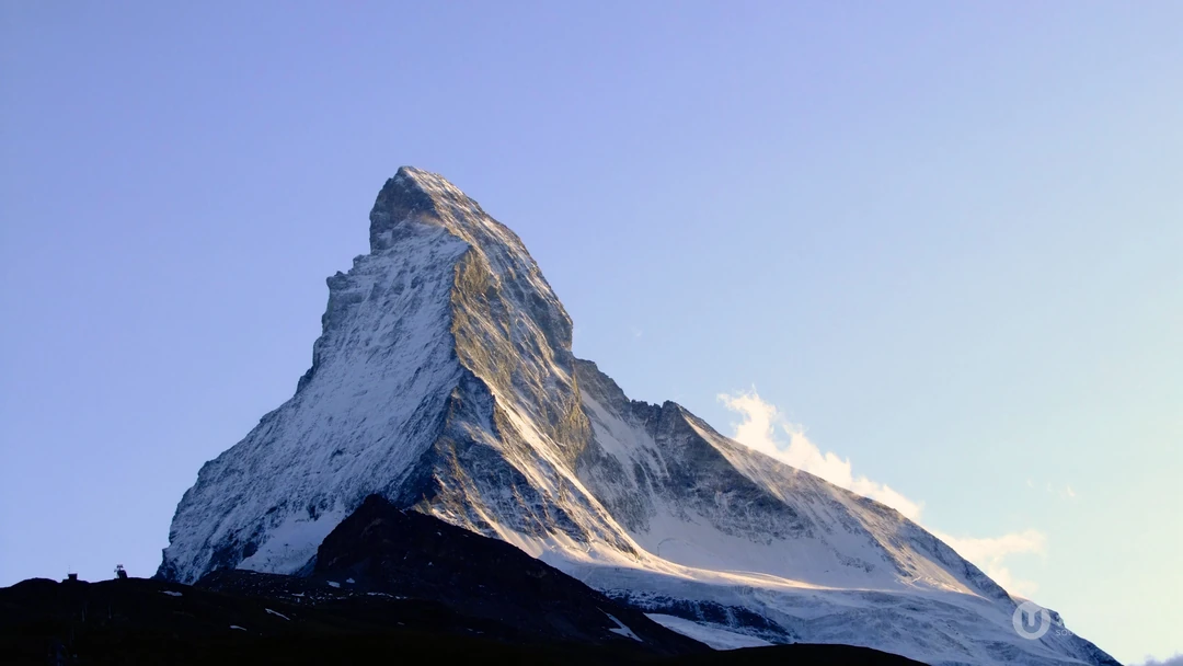 美丽的雪山，唯美的海上冰山高清电脑壁纸下载