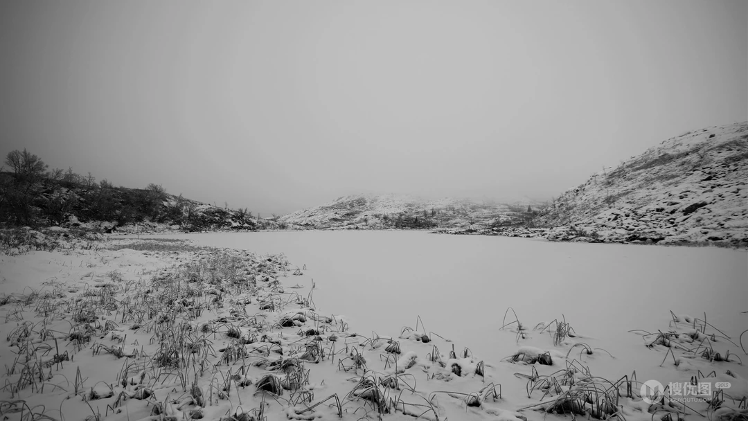 美丽的雪山，唯美的海上冰山高清电脑壁纸下载