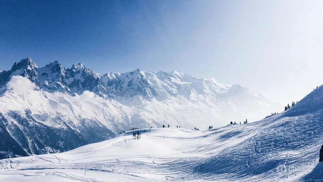 美丽的雪山，唯美的海上冰山高清电脑壁纸下载
