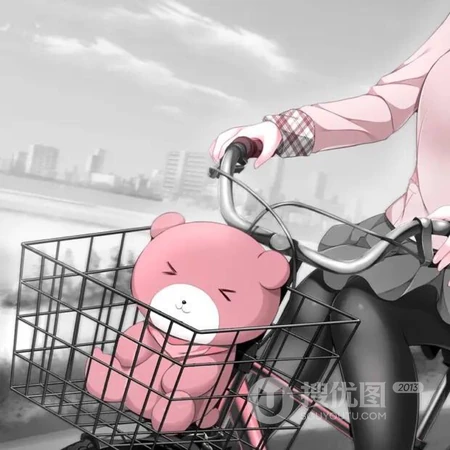 男左女右一人一半动漫情侣头像下载