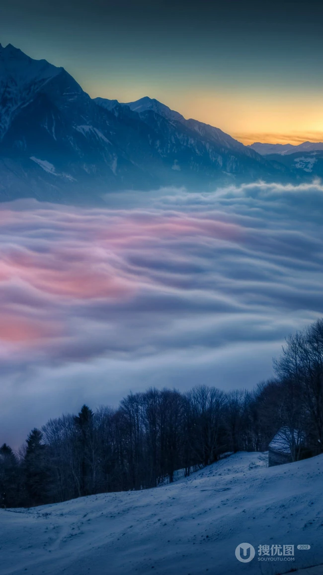 美丽的云海山脉，夕阳落山的唯美场景高清手机壁纸