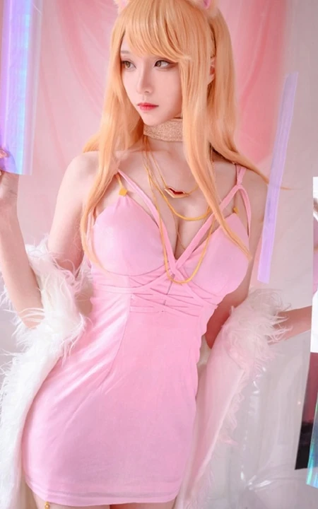 线条气质女生青青子Js气质K/DA同人阿狸cosplay室内写真