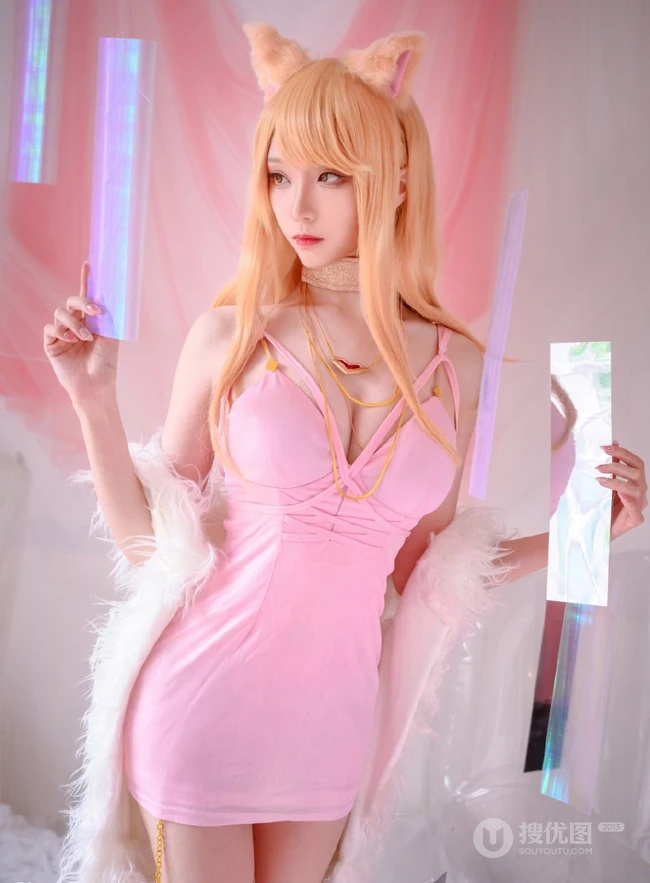 线条气质女生青青子Js气质K/DA同人阿狸cosplay室内写真