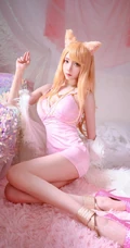 线条气质女生青青子Js气质K/DA同人阿狸cosplay室内写真