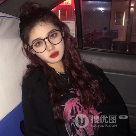 戴眼镜的女生，拽拽的烟熏妆社会女生头像合集