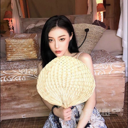 可爱萌萌哒的女生，女生旅游自拍头像下载