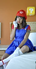 欧美女生cosplay超级玛丽，古典战士等手机壁纸