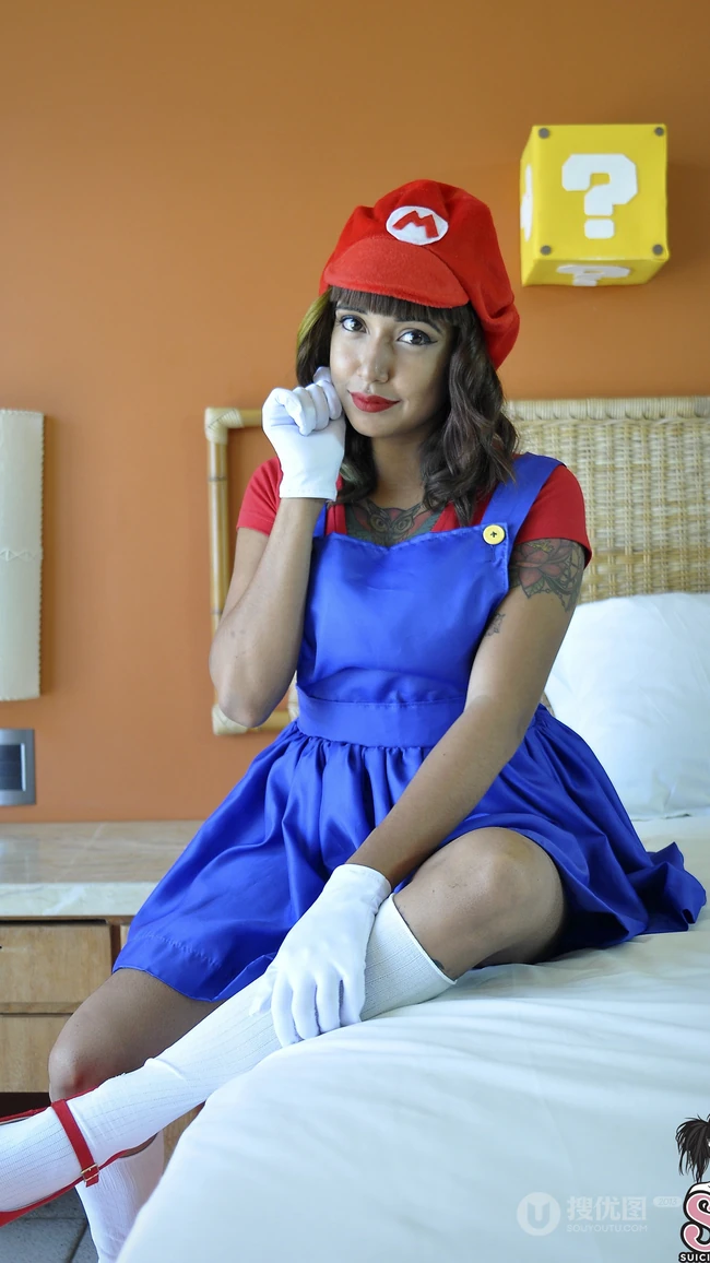 欧美女生cosplay超级玛丽，古典战士等手机壁纸