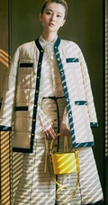 乔欣优家画报写真图片，大背梳马尾辫清爽干练