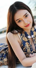 旗袍女生王艳卓湖边别墅区外拍写真图片，一展线条感线条匀称身形