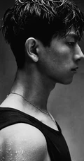 李现全新写真，湿发造型搭配印花夹克，诠释&ldquo;现&rdquo;式风格