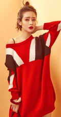 于明加气质红唇妆造型写真，着各种风格服饰时尚靓丽