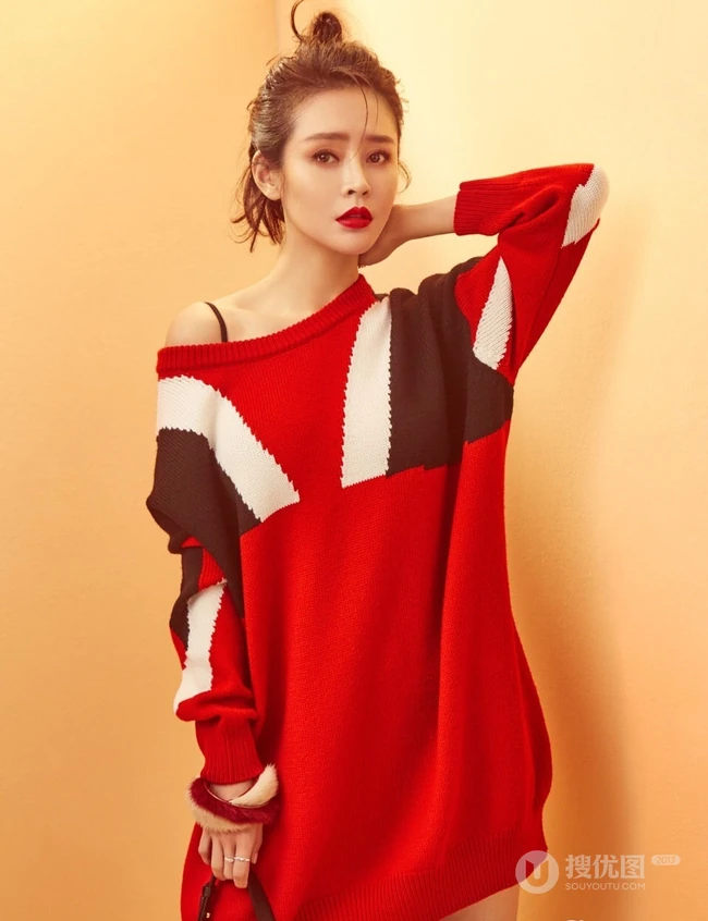 于明加气质红唇妆造型写真，着各种风格服饰时尚靓丽