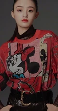 林允酷美蜻蜓妆登《昕薇》杂志写真图片
