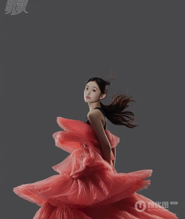 林允酷美蜻蜓妆登《昕薇》杂志写真图片
