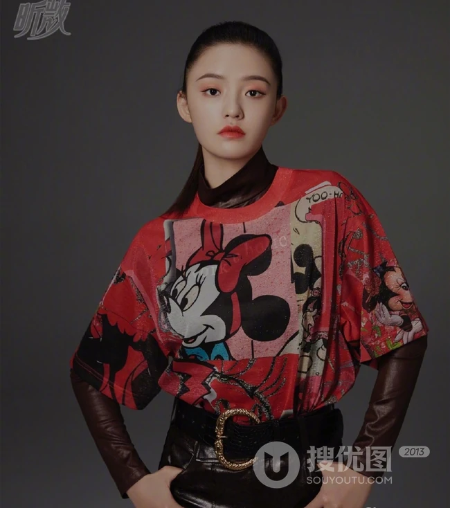 林允酷美蜻蜓妆登《昕薇》杂志写真图片