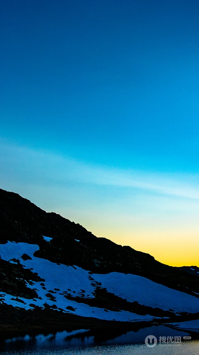 秋季满山黄叶的森林，唯美的雪山风景等高清手机4K壁纸图片